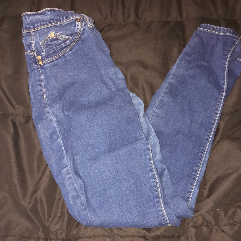 YMI size 5 mid-rise skinny jeans